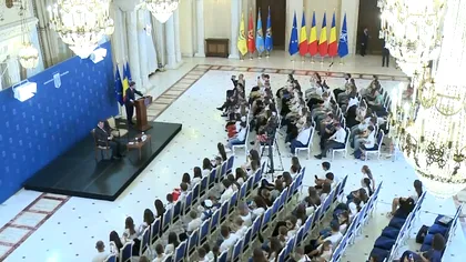 Nicuşor Dan, discuţie simpatică despre rolul de preşedinte cu micuţii din diaspora. A fost întrebat de copii care este cel mai frumos lucru pentru un şef de stat: 