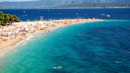 Cât costă un șezlong în Croația în august 2025. Turiștii români, uimiți de prețuri