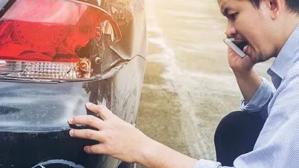 Ce faci dacă ai găsit mașina lovită în parcare. Sfaturi pentru șoferi