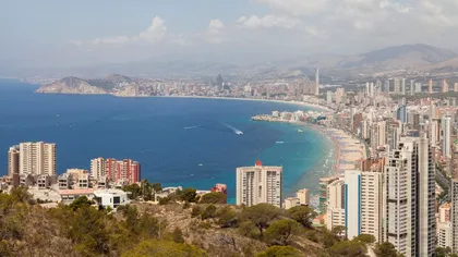 Doi soţi care s-au reîntors de 20 de ori în Benidorm, Spania, au dezvăluit ce i-a cucerit în celebra staţiune. “Venim chiar şi iarna sau în luna mai”