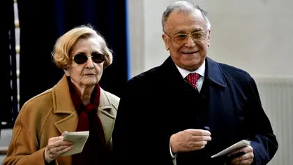 Nina și Ion Iliescu s-au iubit aproape opt decenii. S-au îndrăgostit în liceu, s-au căsătorit în facultate și nu au purtat niciodată verighete