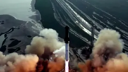 VIDEO Starship reușește în sfârșit să zboare: racheta uriașă a SpaceX a trecut testul după mai multe explozii