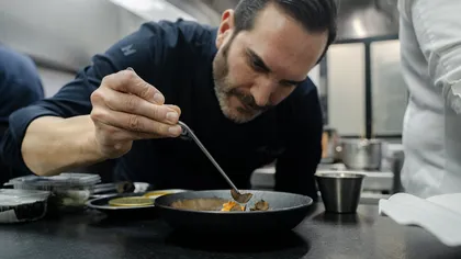 Ce primeşti la un restaurant cu stele Michelin pentru 1.800 de euro. Sunt 17 preparate pe care le poţi gusta