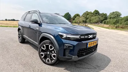 Dacia Bigster Hybrid vine cu un minus important depistat de olandezi. Ce s-a întâmplat pe autostrăzile din Germania