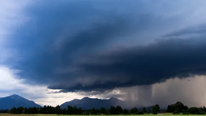 Zonele lovite de furtuni în următoarele ore: ploi torențiale și grindină, avertizează ANM. Canicula este înlocuită de vremea rea în aceste judeţe UPDATE