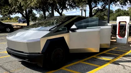 Tesla Cybertruck „nu are lipici” la oameni. Ce probleme invocă proprietarii mașinilor lui Elon Musk?