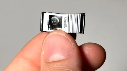 O carte de 1 cm pleacă spre Lună cu o rachetă spațială. Ce conține și ce este proiectul „Moon Gallery”