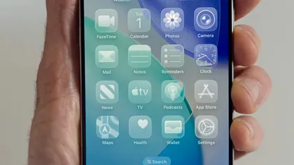 Cum să dezactivezi efectele Liquid Glass pe iPhone după update-ul iOS 26, dacă nu te încântă opțiunea