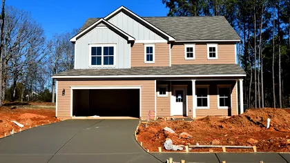 Un garaj construit legal, lipit de casă, trebuie intabulat? Ce spune legea