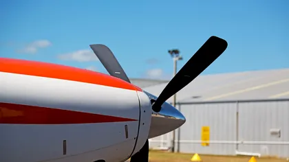 Avion prăbușit în curtea unei unități militare din Iași. Aparatul de zbor a căzut lângă un depozit de muniție