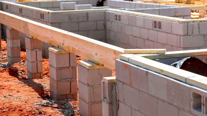 Construcţiile pentru care nu mai ai nevoie de autorizaţie. Legea a fost aprobată