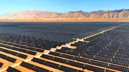 China acoperă un deșert cu panouri solare, cu efecte ecologice neașteptat de pozitive