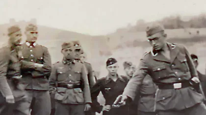 După 80 de ani, inteligența artificială identifică ofițerul nazist din celebra fotografie a Holocaustului