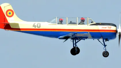 Tragedie evitată la limită în Buzău. Un avion a aterizat de urgență pe iarbă la Baza Aeriană „Aurel Vlaicu” Boboc. MApN, reacție abia la două zile după incident