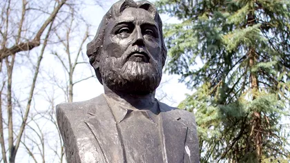 15 ani de când „Flacăra” din inima poetului Adrian Păunescu s-a stins pentru totdeauna