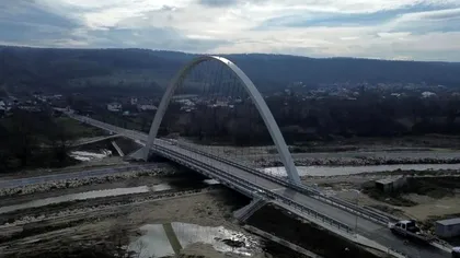 A fost terminat podul cu cel mai mare arc parabolic din România. Ce râu traversează FOTO