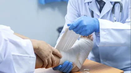 Medici ajutați să depisteze mai rapid fracturile și luxațiile cu ajutorul inteligenței artificiale. Cum evoluează medicina de urgență în spitalele englezești