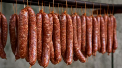 Cât timp trebuie să stea cârnații la zvântat. Intervalul recomandat ca să nu mucegăiască