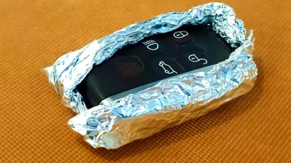 De ce să îți înfășori cheile mașinii în folie de aluminiu