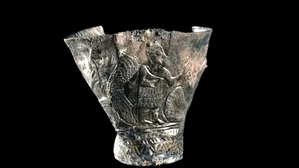 Pocalul de argint vechi de 4.300 de ani care ar ascunde cea mai veche poveste despre nașterea universului