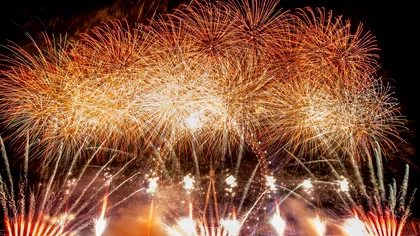 Artificiile şi petardele, interzise în Bucureşti şi la petreceri private. Ce tarif impune primăria pentru un minut de show