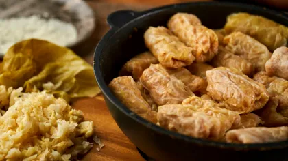 Secretul sarmalelor de post care nu se rup la fiert. Ce trebuie să adaugi în oală