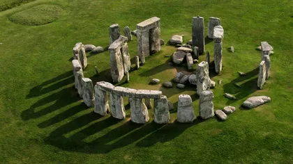 Descoperire arheologică de proporții lângă Stonehenge: Ce se știe acum despre cercul uriaș de gropi de la Durrington