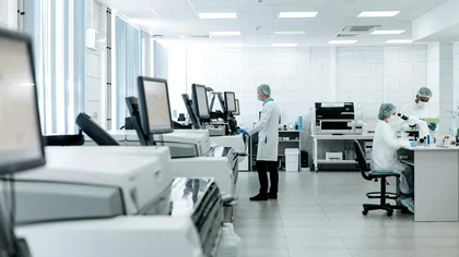 Un inhibitor CDK4/6 dezvoltat de Lilly, utilizat ca tratament adjuvant în asociere cu terapia endocrină, reduce riscul de recidivă și crește rata de supraviețuire în cazurile de cancer mamar precoce HR+, HER2