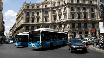 Când dai prioritate autobuzului: ce spune exact Codul Rutier la final de 2025