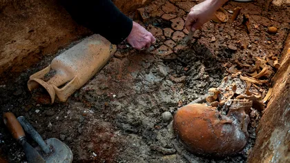 Un sarcofag roman sigilat timp de 1.700 de ani dezvăluie povestea unei tinere din Aquincum