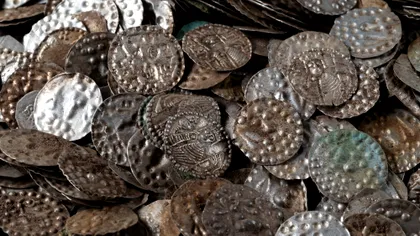 Întâmplare norocoasă: Un bărbat a găsit 20.000 de monede de argint medievale lângă casa de vacanță
