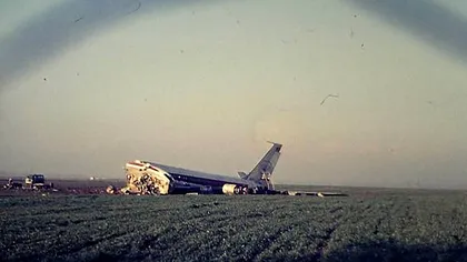 Miracolul aviatic de pe Malpensa, din anul 1975. Avionul s-a rupt în două la aterizare, dar toți pasagerii au supraviețuit. Printre aceștia se afla și celebrul Luciano Pavarotti