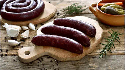 Cât boia se pune la cârnați ca să iasă aromați, nu amari. Secretul gospodinelor din Moldova ca să iasă savuroși