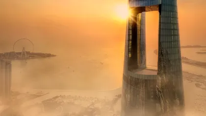 Cel mai înalt hotel din lume s-a deschis la Dubai și are „din greșeală” 377 de metri și 1.004 camere pe 82 de etaje. Cum arată Ciel Tower
