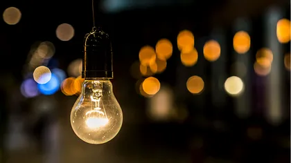Curentul se scumpește din ianuarie 2026. Calcul: cât vei plăti pentru 100 kWh