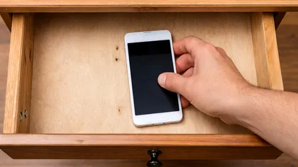 De ce e o mare greșeală să-ți lași telefonul vechi într-un sertar