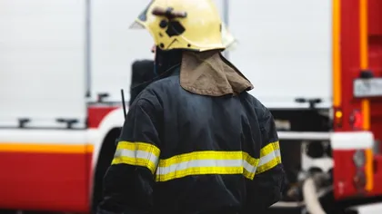 Explozie puternică într-un bloc din Focșani, urmată de incendiu. Zeci de locatari evacuați