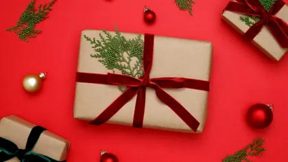 Idei de cadouri pentru Crăciun de 50, 100 și 200 de lei: opțiuni inspirate pentru orice buget și orice vârstă
