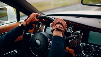 Un Rolls-Royce Cullinan Mansory, scos la vânzare pentru aproape un milion de dolari FOTO