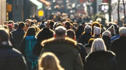 Ţările în care femeile sunt mai multe decât bărbaţii. Cum stă România la acest capitol