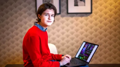 Geniul de 15 ani care a obținut deja doctoratul în fizică cuantică. Supranumit micul Einstein, obținuse licența la 12 ani