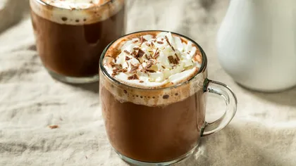 Cum faci cea mai bună ciocolată caldă: secretul pentru a ieşi cremoasă ca în cafenelele din Paris