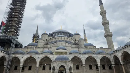 EXPERIENȚĂ Printre parfumul de rodie și ecoul moscheilor: o experiență în inima Istanbulului care nu doarme niciodată. De ce să vizitezi metropola care se dezvăluie doar dacă știi să o asculți