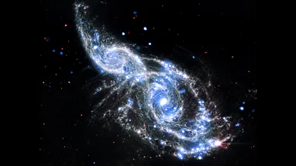 Imaginea James Webb care arată un „păienjeniș cosmic al haosului”: două galaxii surprinse în plină coliziune