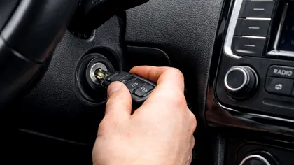 Trebuie să încălzești motorul iarna înainte să pleci? Ce spun specialiștii despre preîncălzire