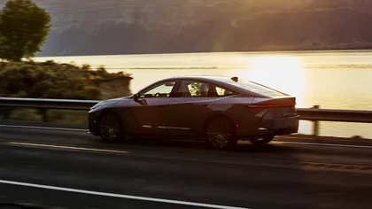 Lexus ES se reinvetează complet în 2026 - sedanul electric de lux vine cu upgrade-uri greu de ignorat