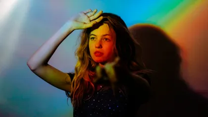 Lumina din spate nu te mai învinge: cum obții un portret perfect în contralumină