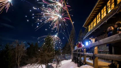 Înșelăciunea „Cabana de Revelion” face ravagii în conturile românilor. Cum îţi dai seama că nu există o cazare