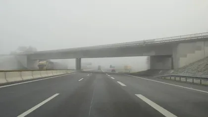Cod galben de ceaţă în mai multe judeţe. Vizibilitate redusă şi gheţuş, inclusiv pe autostrăzi, avertizează Infotrafic