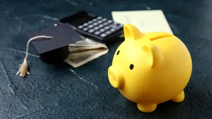 Lista sumelor primite de absolvenții cu media 10 la BAC și la Evaluarea Națională în 2026. Se dau bani de la stat